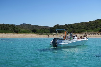 Location Bateau à moteur JEANNEAU Cap camarat Belvédère-Campomoro