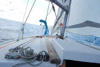 Charter Sailboat JEANNEAU FLIRT Pont-l'Abbé