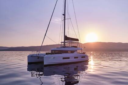 Чартер Катамаран PRIVATE LUXURY CATAMARAN CRUISE TO DIA ISLAND LAGOON 560 Крит