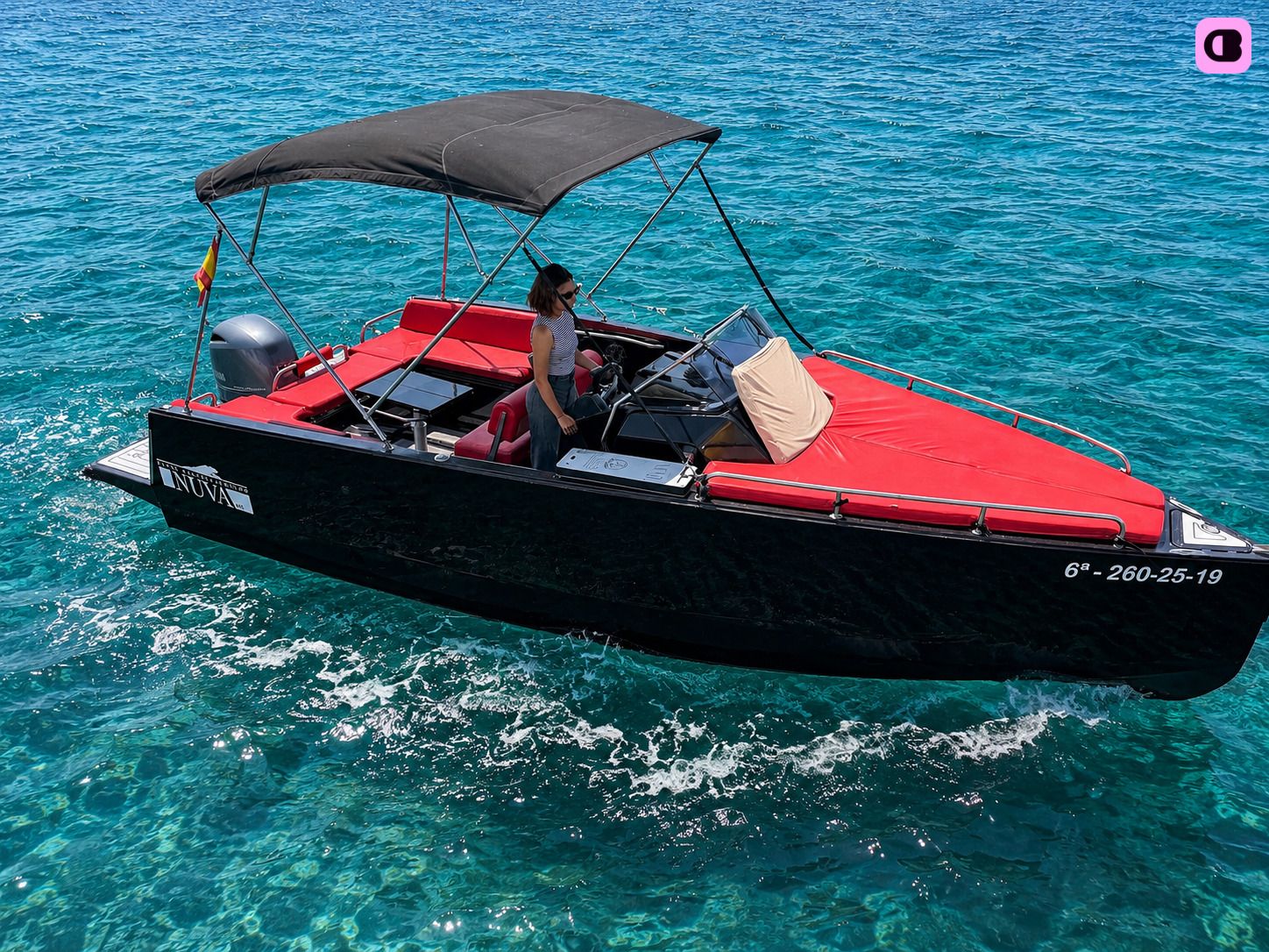 Bateau à moteur Nuva M6 CABIN 130cv 3