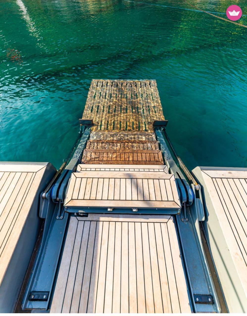 Bateau à moteur 88,5 Ft YAcht Wide & Comfortable Lounge Spaces 1350cv 3