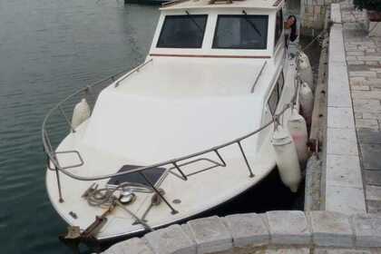 All-inclusive Economic Cruises with Profesional Yacht ChrisCraft 260HP and mandatory skipper included