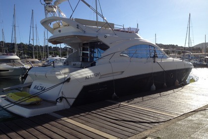 Charter Motorboat BENETEAU 49 GT FLY Cavalaire-sur-Mer