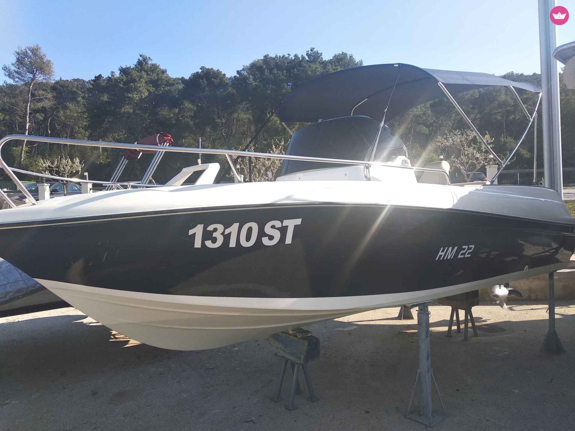 Insidias Marine Hm 22 Open a Spalato da noleggiare
