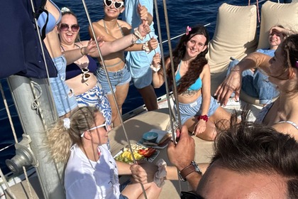 Rent the Dromor Apollo 12 Sailboat in Athens!