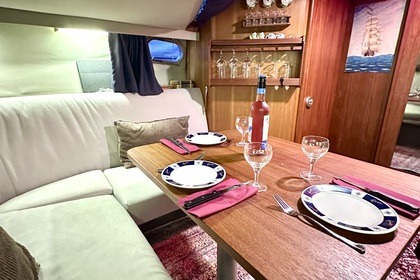 Rio 830 Cabin, geräumiges Motorboot für Ferien auf dem See