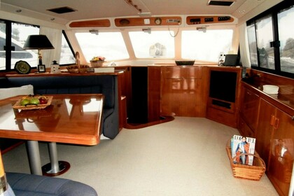 Riviera 48 Flybridge