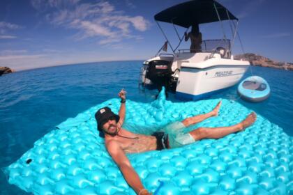 Discover the coast of Mallorca in a Pegazus boat w