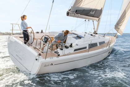 Alquila esta goleta de 3 camarotes para disfrutar