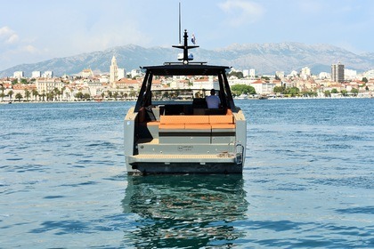 Charter Motorboat Colnago 35 Open Split