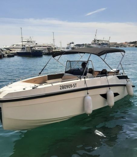 Motorboat Arrow Abaris 23 Boat design plan