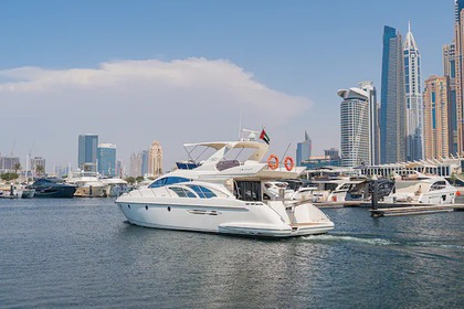 Hire Motor yacht Azimut LUNA Dubai