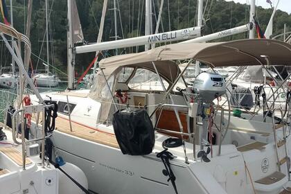 Hire Sailboat JEANNEAU SUN ODYSSEY 33i Kontokali