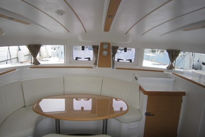 Катамаран Lagoon 380