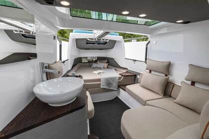 Axopar 37XC Cross Cabin Brabus