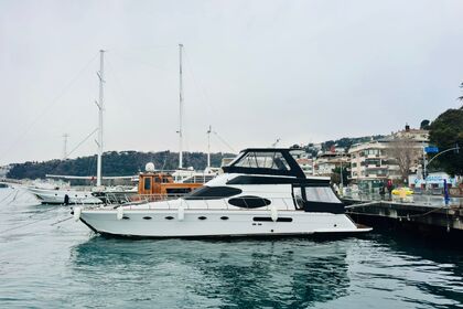 Spacious and comfortable yacht in the Bosphorus