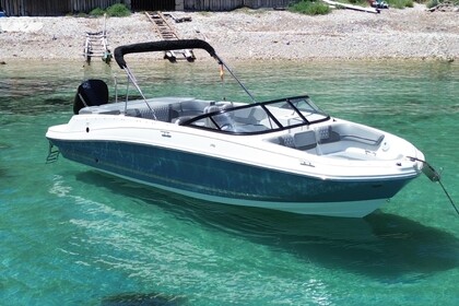 Bayliner VR6 con arco de Waveboard