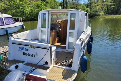 Discover Müritz in your Viking 750 Sedan houseboa