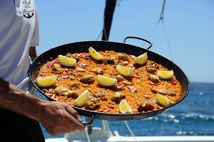 CATAMARÁN LAGOON 450F LUX/CHEF Y LIMPIEZA