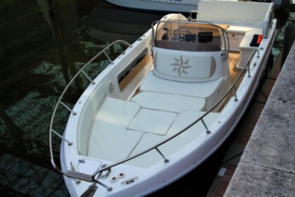Rental Motorboat Saver 690 Open Venice