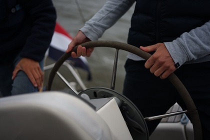 Beleef een ontspannen zeildag vanuit Amsterdam met een ervaren schipper!