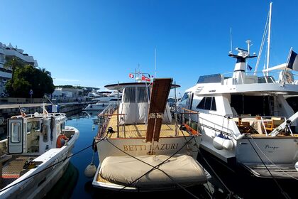 San Lorenzo 57 flybridge motor yacht