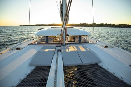 Aluguel Catamarã Beneteau Excess 11 Toulon