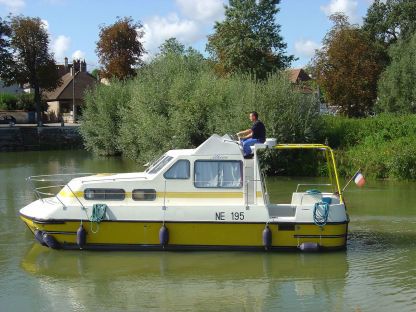 Location Péniche Les Canalous Triton 860 Fly Homps