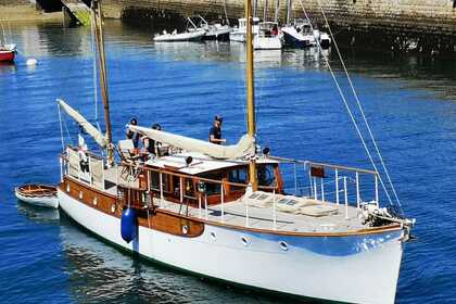 Rental Sailboat James A. Silver, Scotland John BAIN, 1937, Classic Gentleman Motor Yacht Vannes