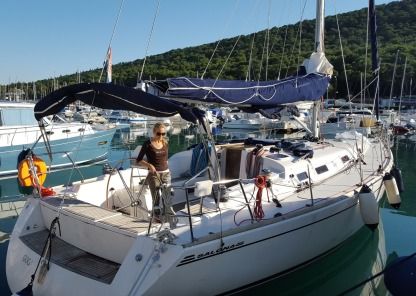 Charter Sailboat Highfield Salona 45 Kaštel Gomilica