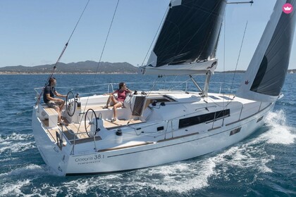 Charter Sailboat  OCEANIS 38 1 2024 Arzon
