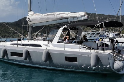Miete Segelboot Bénéteau Oceanis 51.1 - 5 + 1 cab. Alimos
