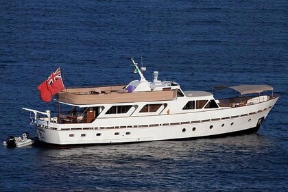 Charter Motor yacht Deramore Motor Yacht Classic 24m - 30 personnes Hyères