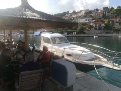 Charter Motorboat Sun Sport 270 Podstrana