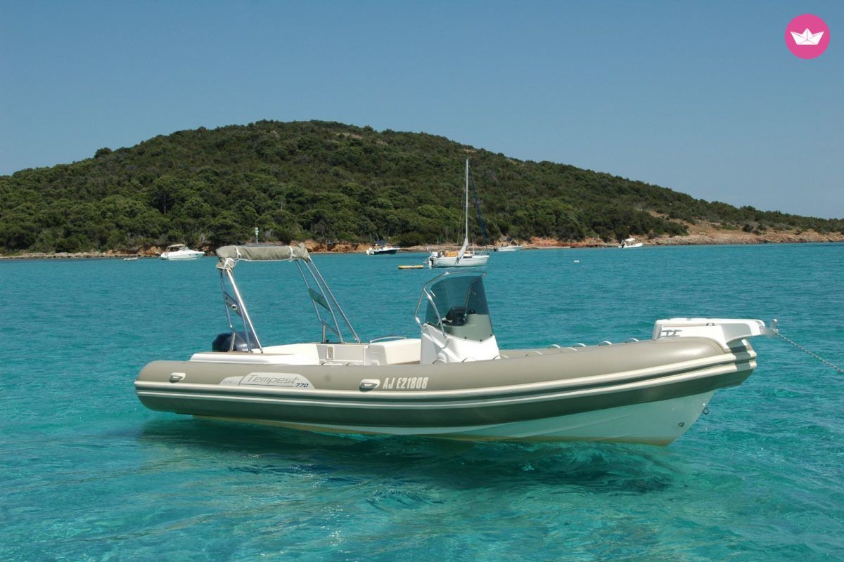 Semi-rigide CAPELLI Tempest 770 250cv