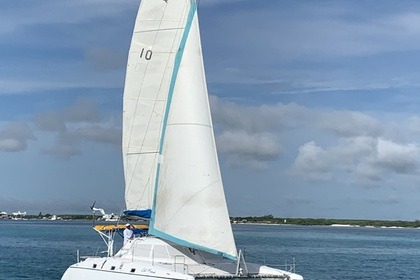 Rental Catamaran Wild Cat 2001 Costa Mujeres