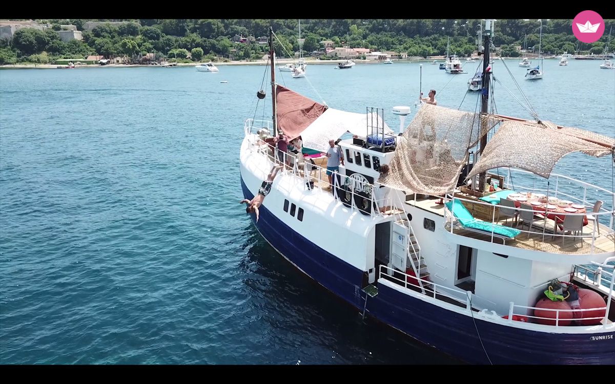 Charter Motorboat Forbes, Sandhaven Ex. Mfv Antibes