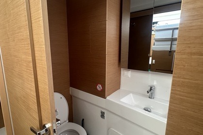 Czarter Katamaran  Excess 11 (6 cab.) Tivat