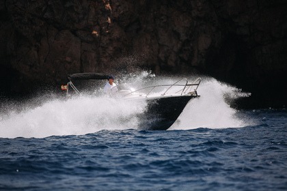 Alugue este iate para conhecer Menorca e suas prai