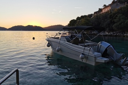 Speed boat with skipper