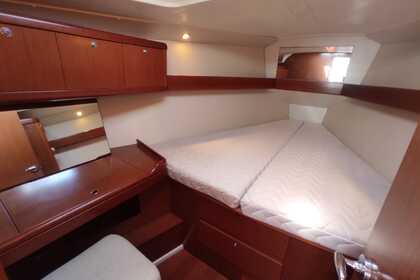 Beneteau Oceanis 37