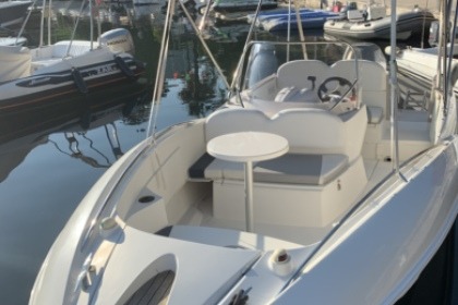 Charter Motorboat Quicksilver Commander 505 Beaulieu-sur-Mer