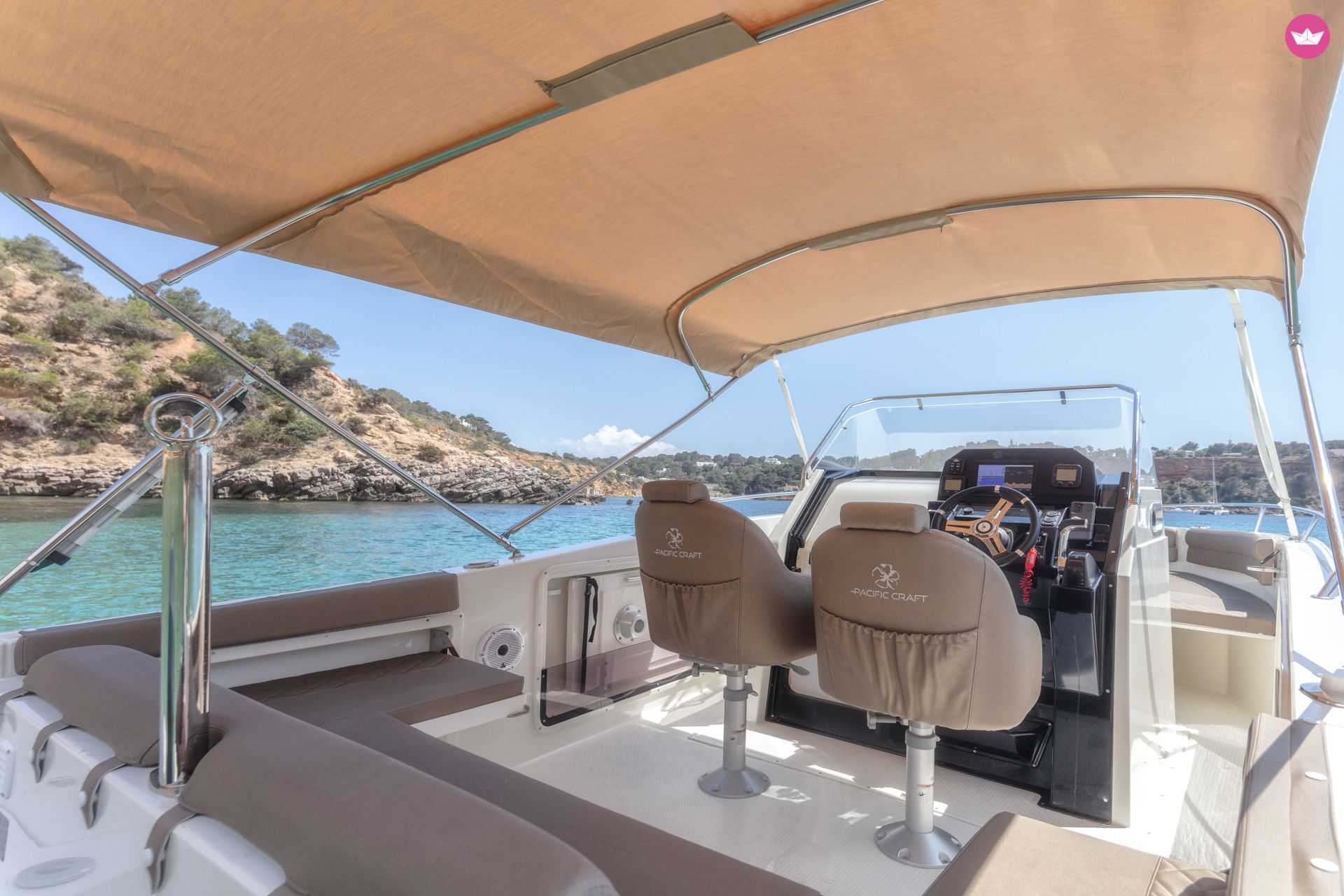 Bateau à moteur Pacific Craft Open 250cv 6
