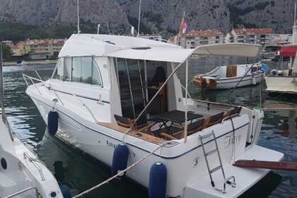 Charter Motor yacht Beneteau Antares 9 Omiš