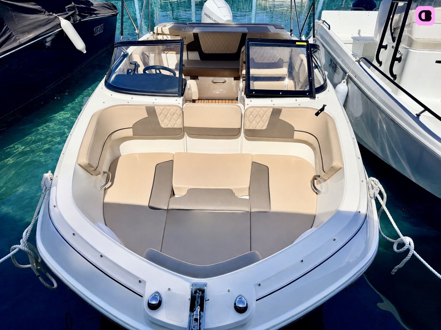 Bateau à moteur Bayliner VR5 200cv 7