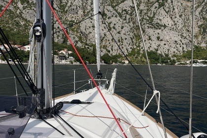 Hire Motorboat Jeanneau Sun Odyssey 389 Bar