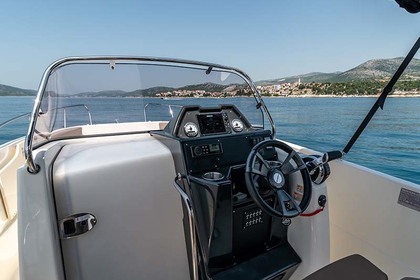 Quicksilver 755 for rent in Split - Full equipment for easy navigation!