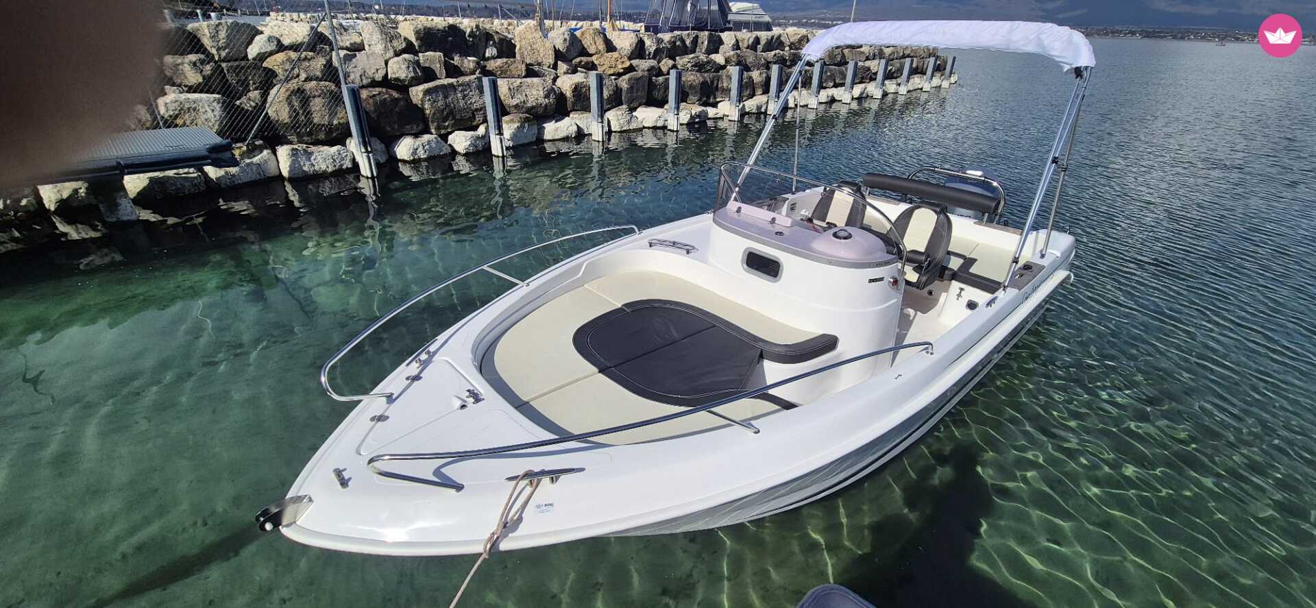 Hyra båt 652 Open Pearl Grey