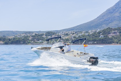Rental Motorboat Pacific Craft PACIFIC CRAFT 750 OPEN Dénia