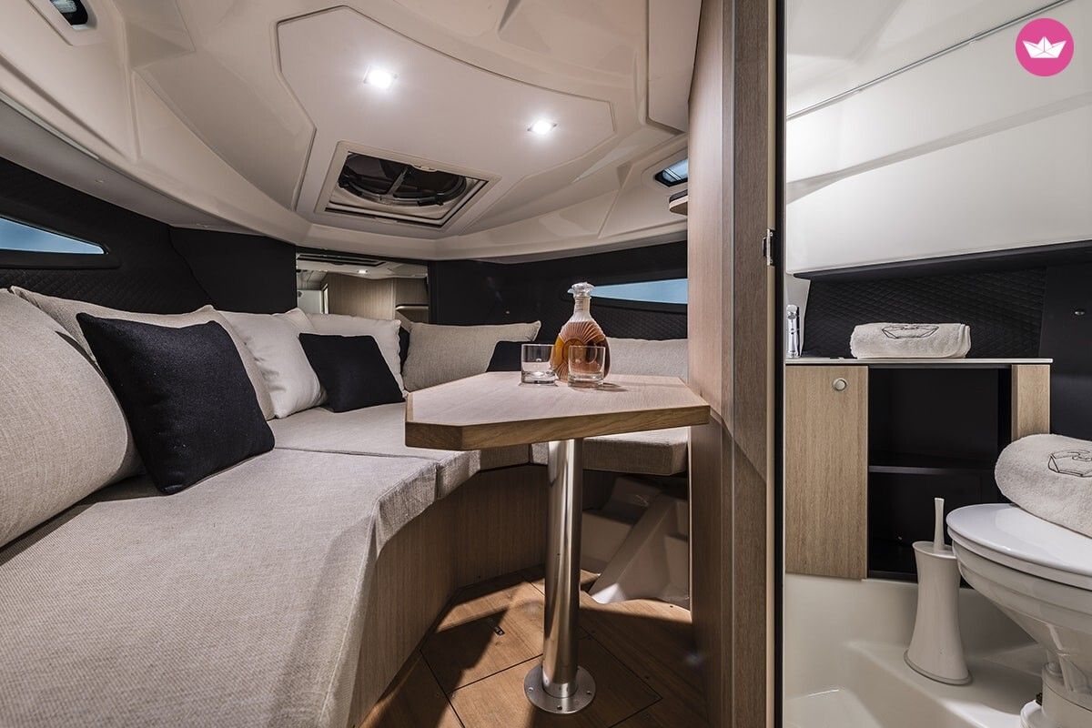 Bateau à moteur Cranchi E30 Endurance 320cv 6